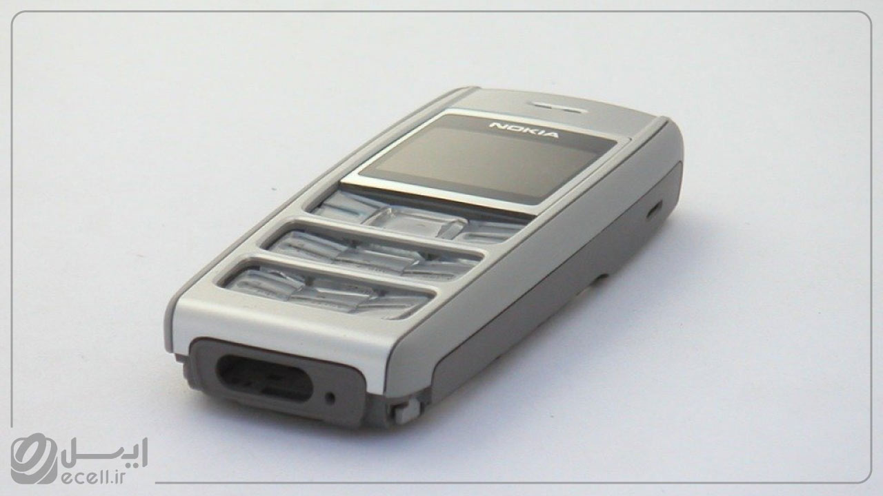 پرفروش ترین گوشی موبایل- Motorola Razr V3  و  Nokia 1600