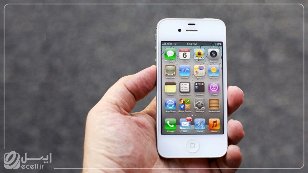 اکتبر 2011، با آیفون 4S