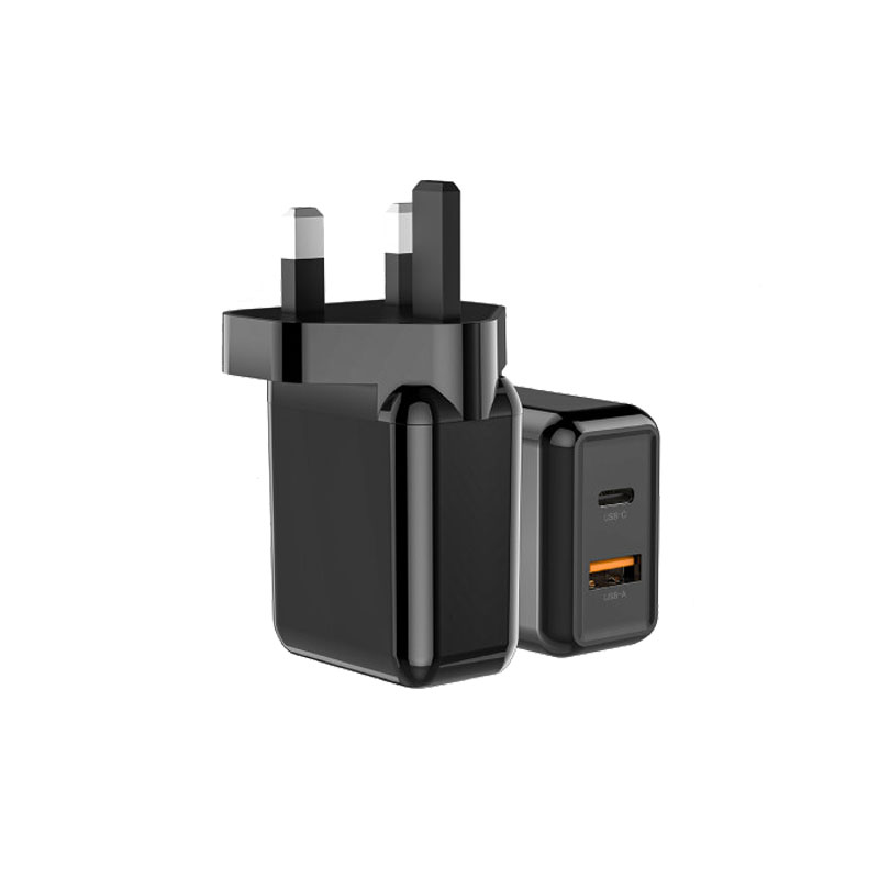 UK plug charger RCT-P03U عکس شارژر دیواری رسی مدل Recci 20W PD+QC UK Plug Wall Charger